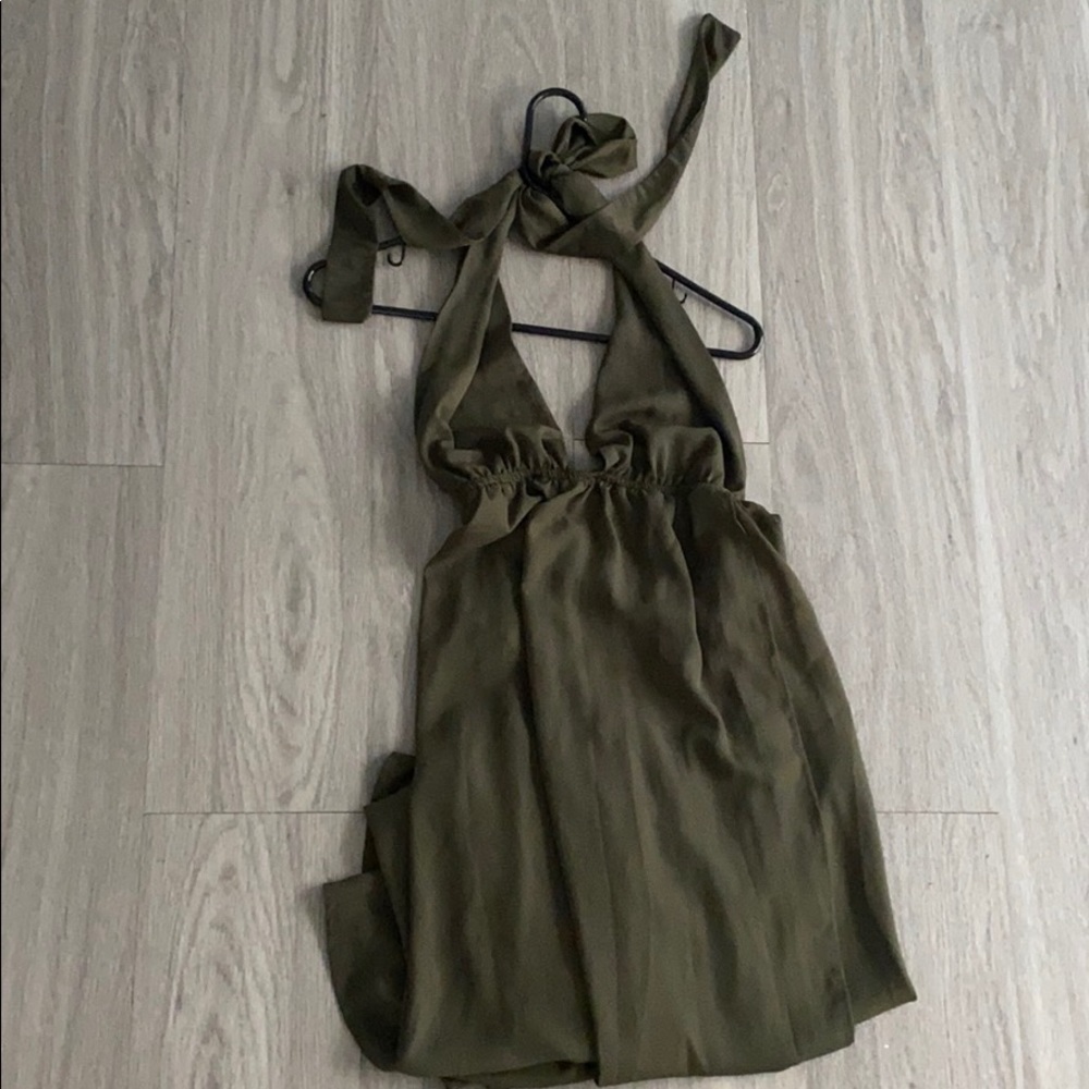 Beautiful flowy green dress!